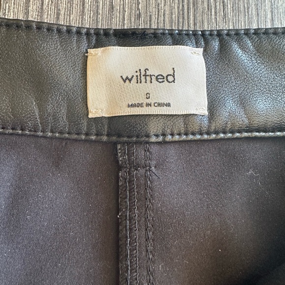 Aritzia Wilfred rebel leather pants. Never worn. Size 0. - Picture 4 of 4